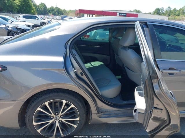 2019 TOYOTA CAMRY SE 8