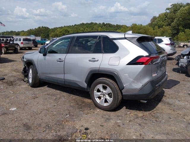 2021 TOYOTA RAV4 XLE 3