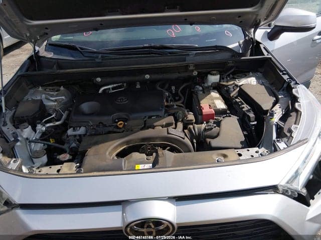 2021 TOYOTA RAV4 XLE 10
