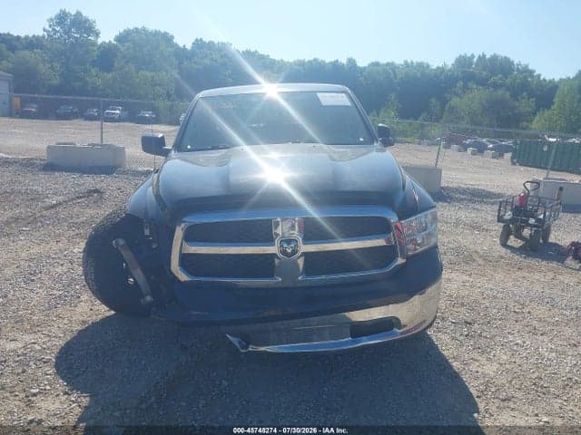 2017 RAM 1500 SLT 4X4 6'4 BOX 12