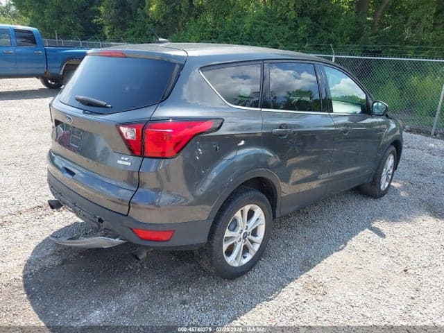 2019 FORD ESCAPE SE 4