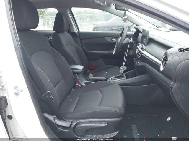 2021 KIA FORTE FE 5