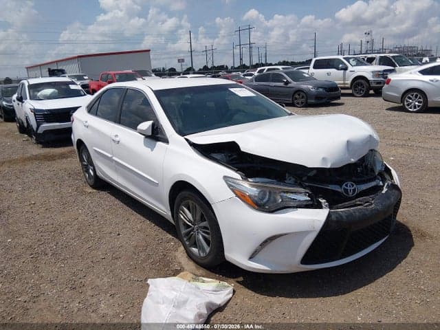 2017 TOYOTA CAMRY SE 1