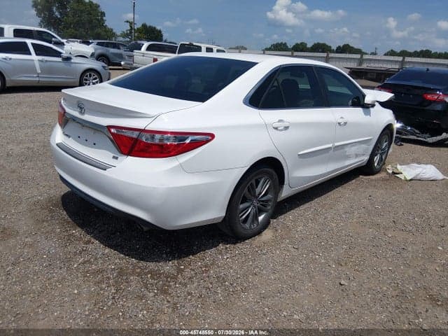 2017 TOYOTA CAMRY SE 4