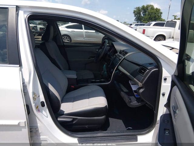 2017 TOYOTA CAMRY SE 5