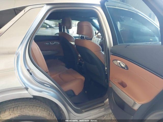 2022 GENESIS GV70 2.5T AWD 8