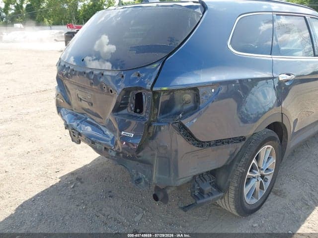 2017 HYUNDAI SANTA FE SE 18