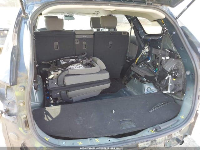 2017 HYUNDAI SANTA FE SE 19