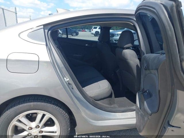 2018 CHEVROLET CRUZE LT AUTO 8