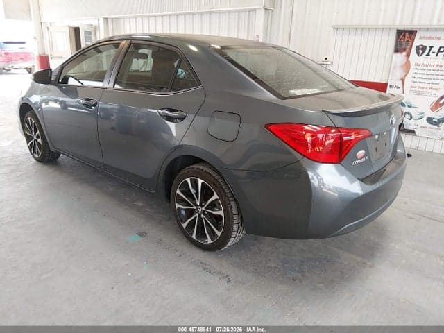 2018 TOYOTA COROLLA SE 3