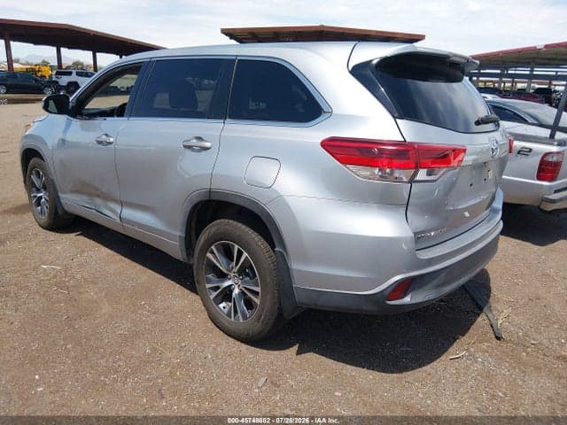 2018 TOYOTA HIGHLANDER LE 3