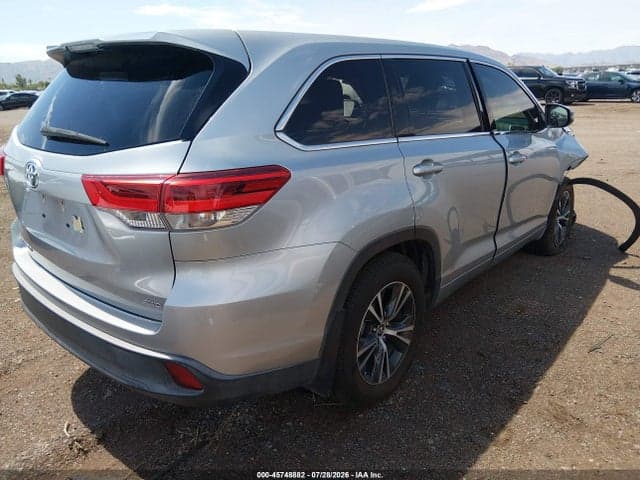 2018 TOYOTA HIGHLANDER LE 4