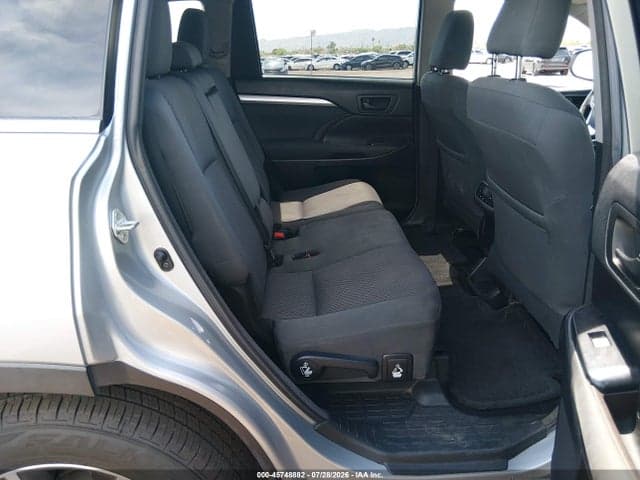 2018 TOYOTA HIGHLANDER LE 8