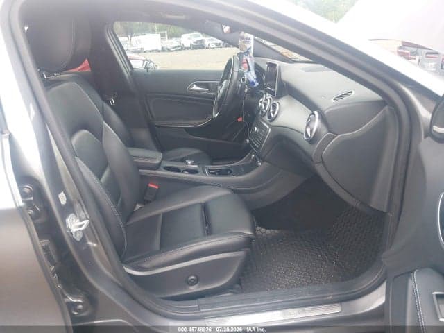 2017 MERCEDES-BENZ GLA 250 4MATIC 5