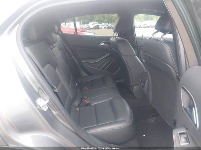2017 MERCEDES-BENZ GLA 250 4MATIC 8