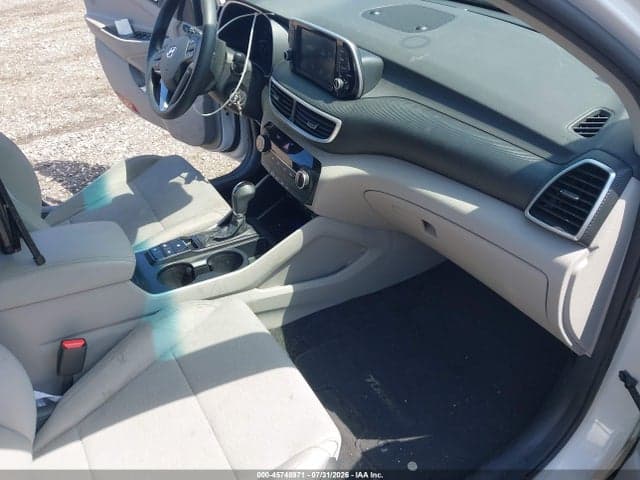 2020 HYUNDAI TUCSON SE 5
