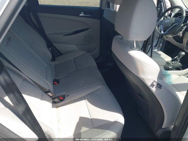 2020 HYUNDAI TUCSON SE 8