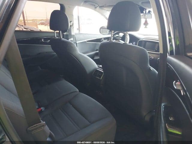 2019 KIA SORENTO 2.4L LX 8