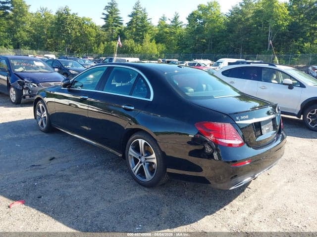 2017 MERCEDES-BENZ E 300 4MATIC 3
