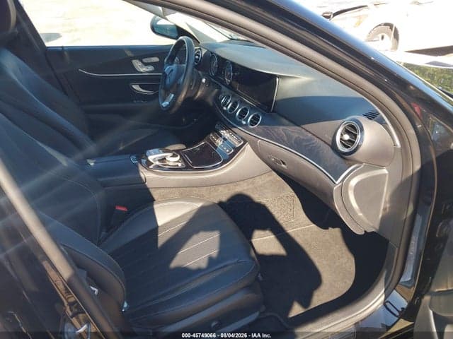 2017 MERCEDES-BENZ E 300 4MATIC 5