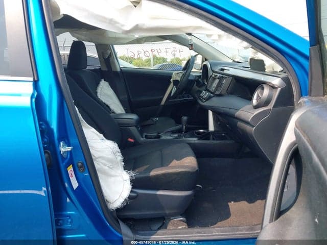 2017 TOYOTA RAV4 LE 5