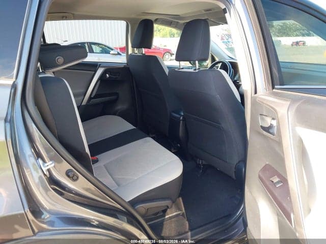 2017 TOYOTA RAV4 XLE 8