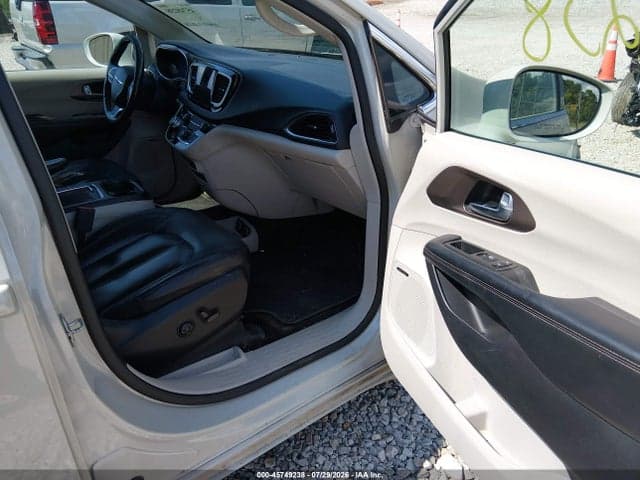 2019 CHRYSLER PACIFICA TOURING L PLUS 5