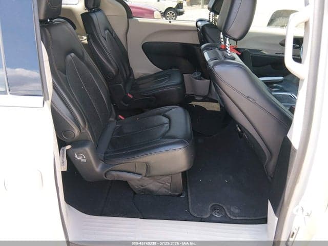 2019 CHRYSLER PACIFICA TOURING L PLUS 8