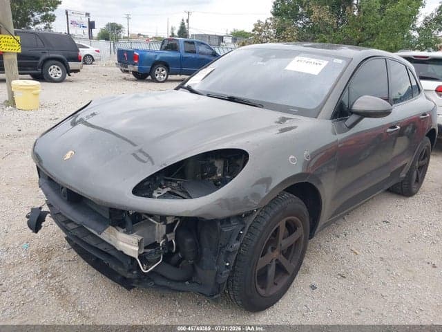 2018 PORSCHE MACAN 1