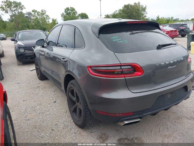 2018 PORSCHE MACAN 2
