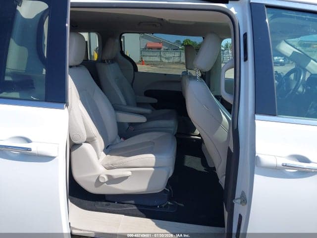 2018 CHRYSLER PACIFICA HYBRID TOURING L 8