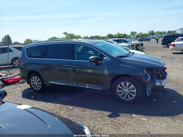 2018 CHRYSLER PACIFICA TOURING L 14
