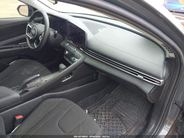 2024 HYUNDAI ELANTRA SEL 5