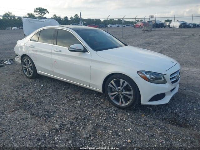 2017 MERCEDES-BENZ C 300 1