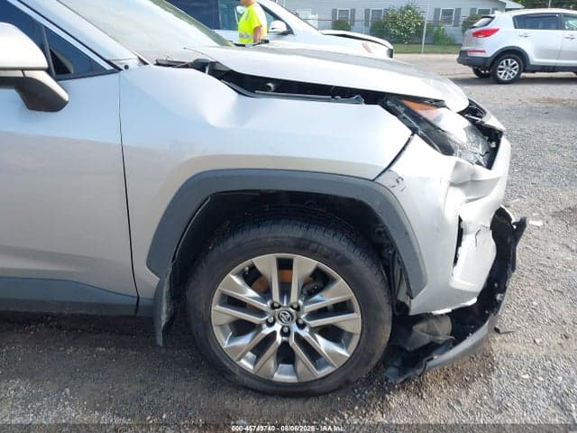 2019 TOYOTA RAV4 XLE PREMIUM 18