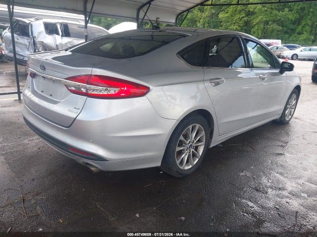 2017 FORD FUSION SE 4