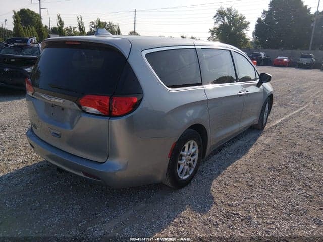 2017 CHRYSLER PACIFICA TOURING 4
