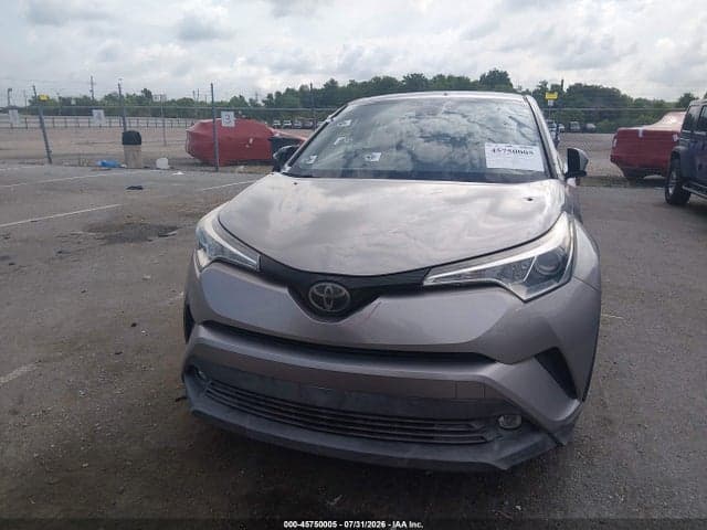 2019 TOYOTA C-HR XLE 12