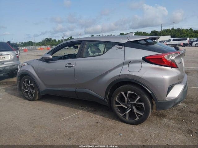 2019 TOYOTA C-HR XLE 14
