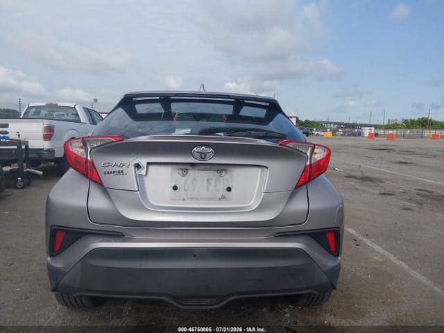 2019 TOYOTA C-HR XLE 16