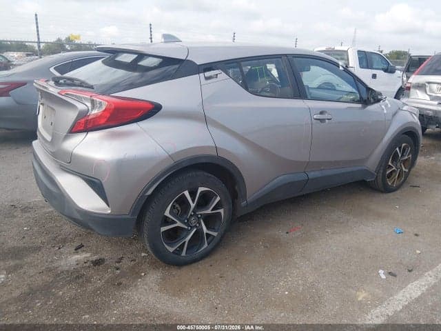 2019 TOYOTA C-HR XLE 4