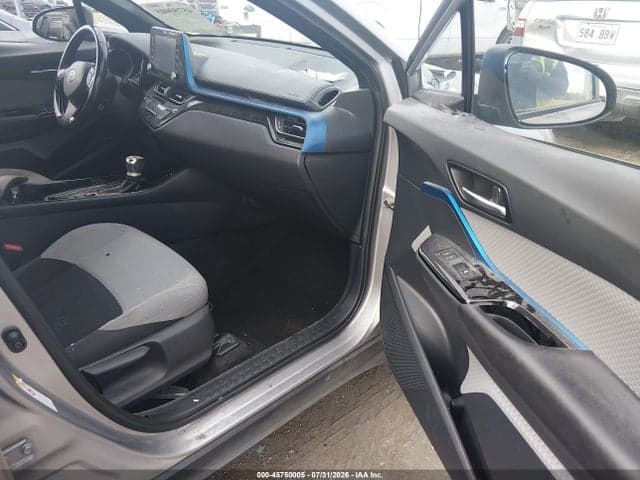 2019 TOYOTA C-HR XLE 5