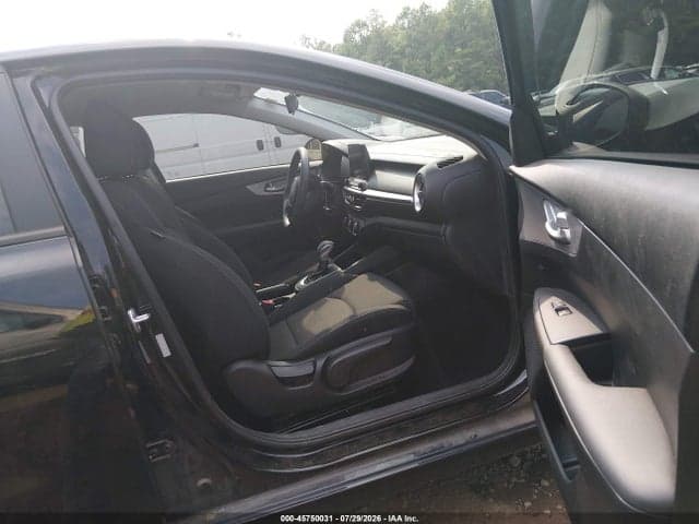 2023 KIA FORTE LXS 5