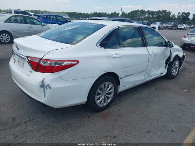 2017 TOYOTA CAMRY LE 4