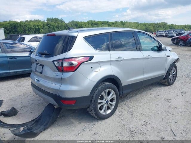 2017 FORD ESCAPE SE 4