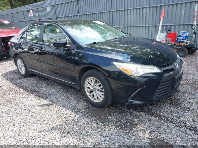 2017 TOYOTA CAMRY LE 1