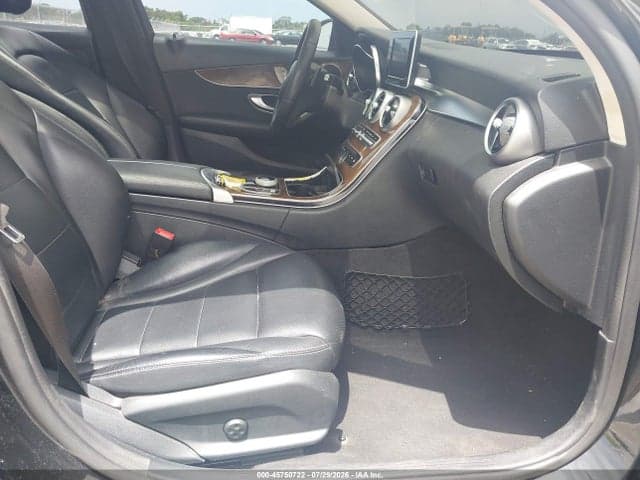 2017 MERCEDES-BENZ C 300 5