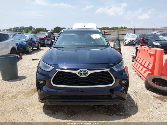 2022 TOYOTA HIGHLANDER HYBRID XLE 12