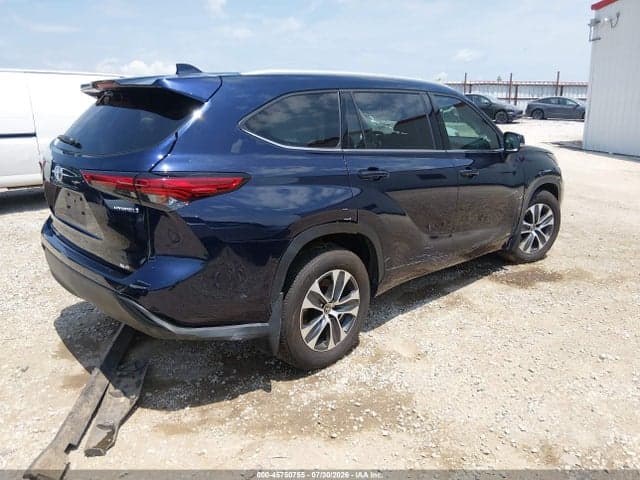 2022 TOYOTA HIGHLANDER HYBRID XLE 4