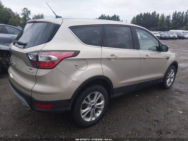 2017 FORD ESCAPE SE 4